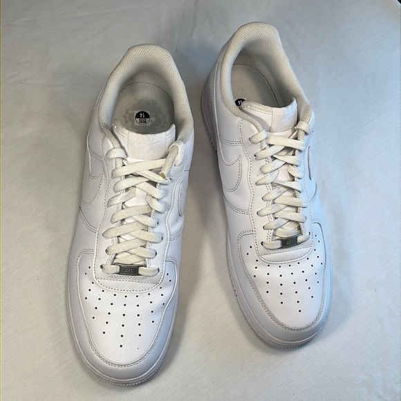 Nike Air Force 1  07 all white, made in 2021, EXCELLENT used condition main image 6